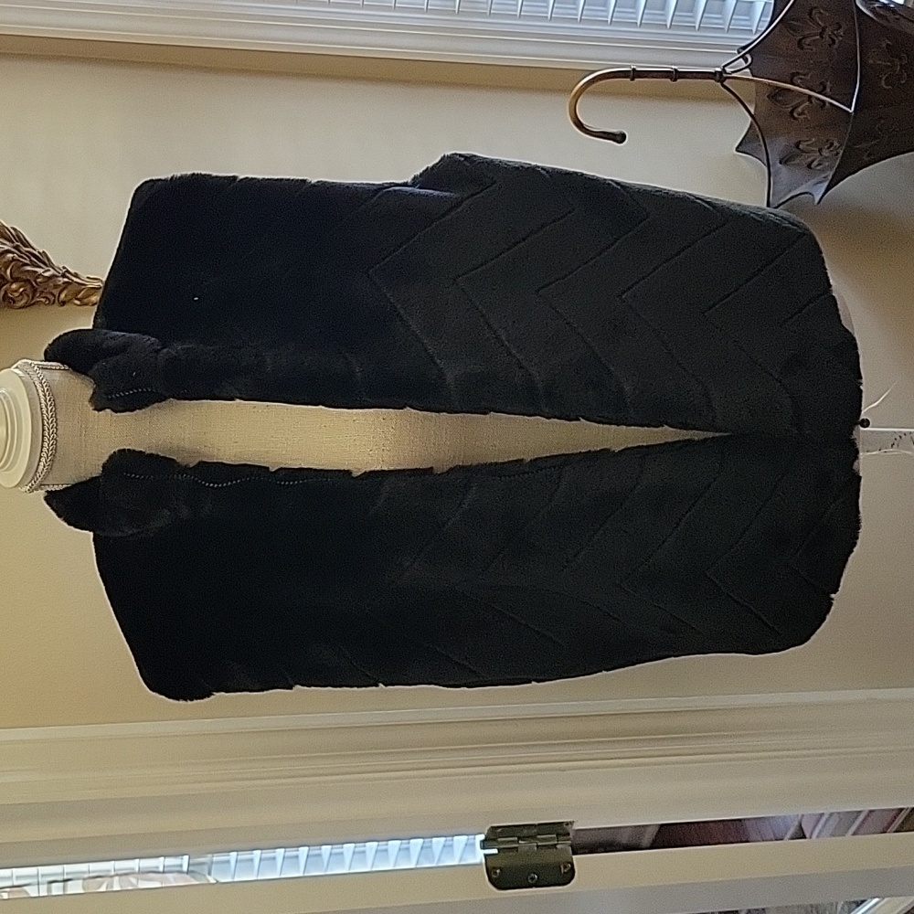 Preston & York black faux fur sleeveless vest chevron pattern fully lined L EUC…